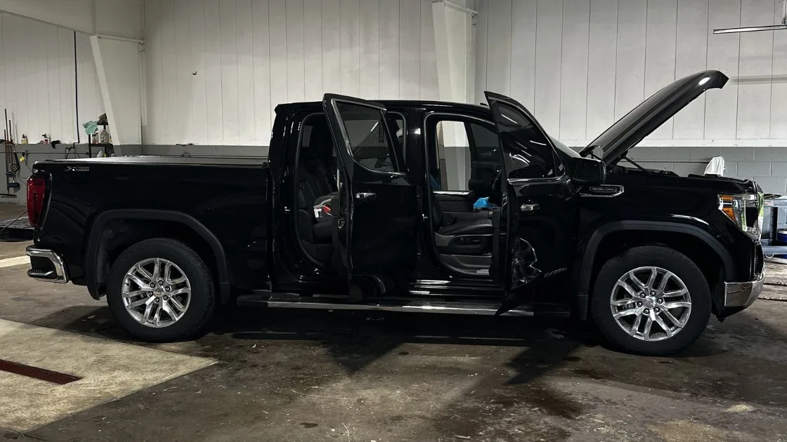 The Best Time to Book Oil Spray Service in Akron